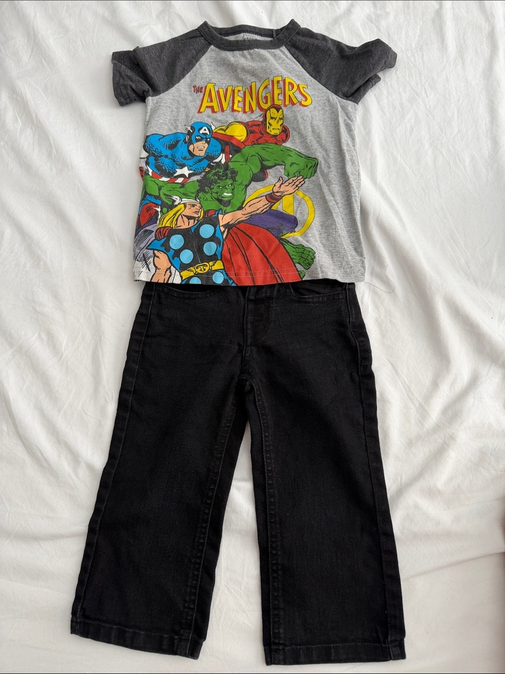 Marvel Avengers Kids Gray & Black Raglan Tee with Colorful Character Print 2T